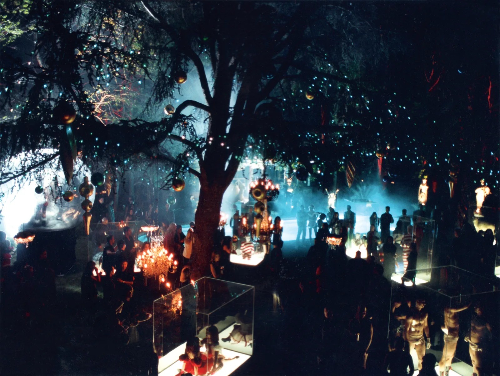 Kiss Kiss, Bang Bang production design — Christmas Party