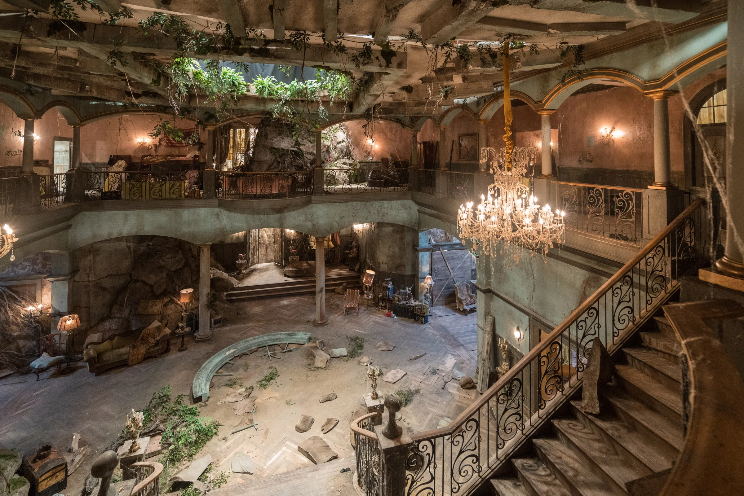 Runaways production design — Runaways-sets