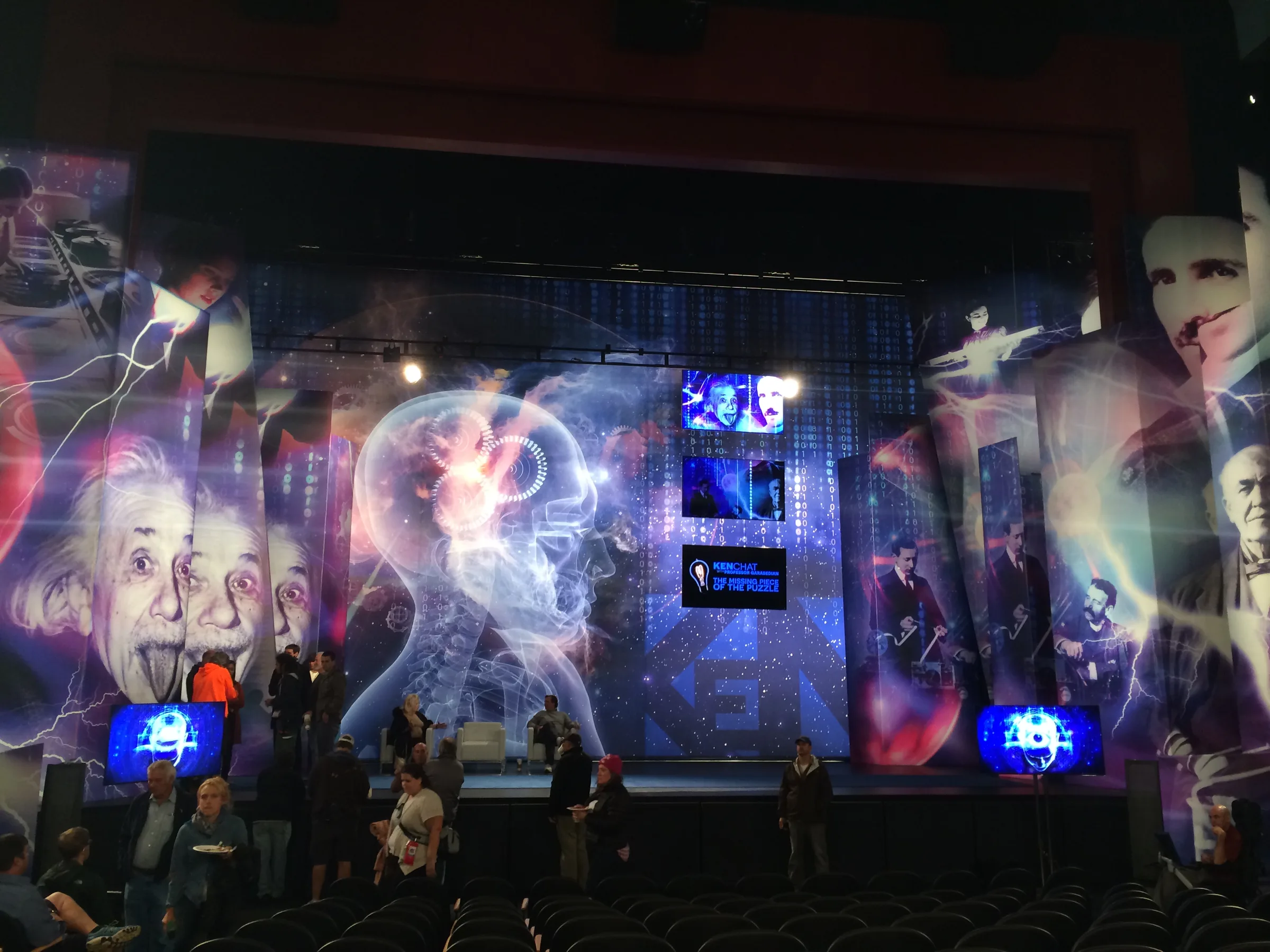 Dumb & Dumber To production design — Ken Conference Stage