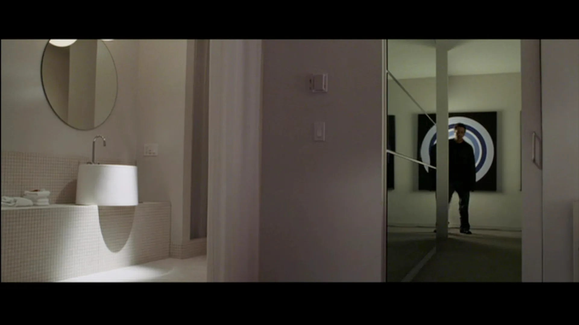 Kiss Kiss, Bang Bang production design — Motel