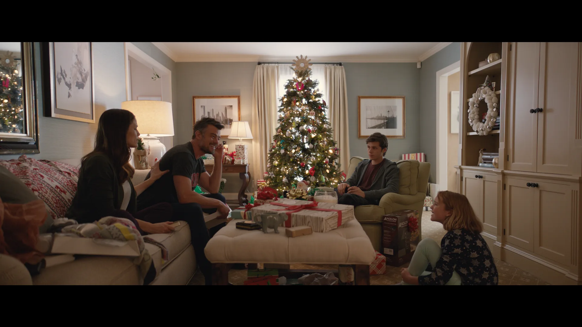 Love, Simon production design — XMAS